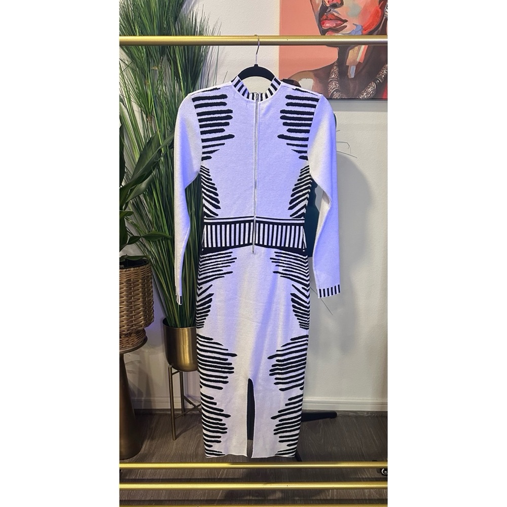 Creative Art Sweater Midi Dress - Size Medium - Picture 5 of 11